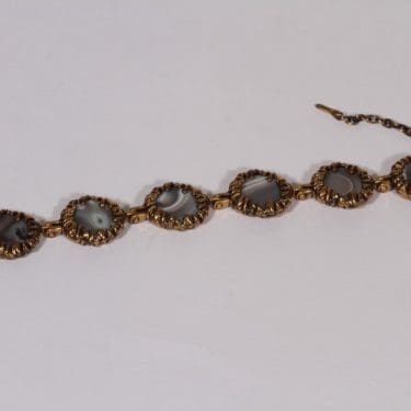 Turun Hopea Akaatti rannekoru, pronssi, suunnittelija Pentti Sarpaneva, pronssi, kivellinen, akaatti