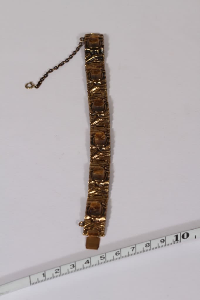 Turun Hopea Kelo rannekoru, pronssi, suunnittelija Pentti Sarpaneva, pronssi, kivellinen, tiikerinsilmä kuva 3