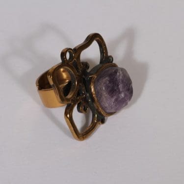 Turun Hopea Luu sormus, pronssi, suunnittelija Pentti Sarpaneva, pronssi, kivellinen, ametisti