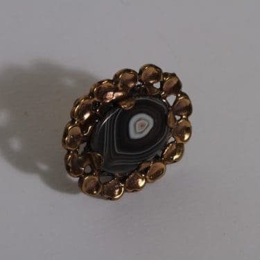 Turun Hopea Akaatti sormus, pronssi, suunnittelija Pentti Sarpaneva, pronssi, kivellinen, akaatti