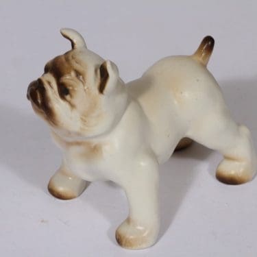 Arabia eläinfiguuri, Buldoggi K 50, suunnittelija Lea von Mickwitz, Buldoggi K 50, käsinmaalattu