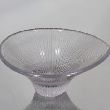 Iittala 3139 taide-esine, kirkas, suunnittelija Tapio Wirkkala, pieni, viivahiottu, signeerattu