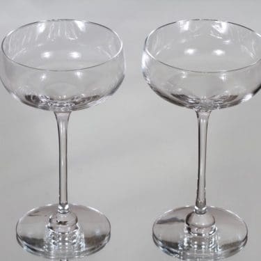 Nuutajärvi Aurora jälkiruokamaljat, 26 cl, 2 kpl, suunnittelija Heikki Orvola, 26 cl, jalallinen