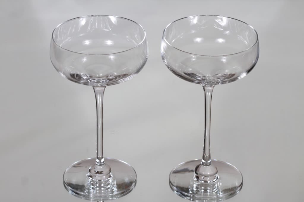 Nuutajärvi Aurora jälkiruokamaljat, 26 cl, 2 kpl, suunnittelija Heikki Orvola, 26 cl, jalallinen