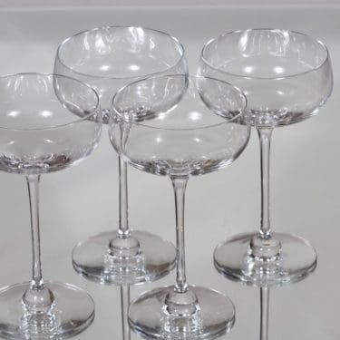 Nuutajärvi Aurora jälkiruokamaljat, 26 cl, 4 kpl, suunnittelija Heikki Orvola, 26 cl, jalallinen