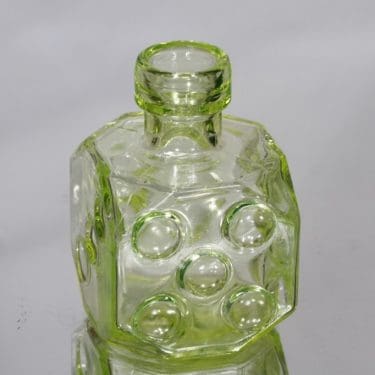 Riihimäen lasi Arpa on heitetty koristepullo, keltainen, suunnittelija Erkkitapio Siiroinen, pieni