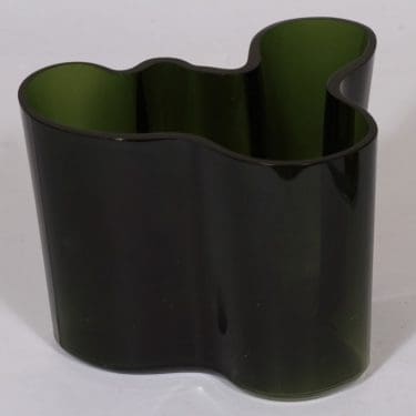 Iittala Savoy maljakko, vihreä, suunnittelija Alvar Aalto, signeerattu