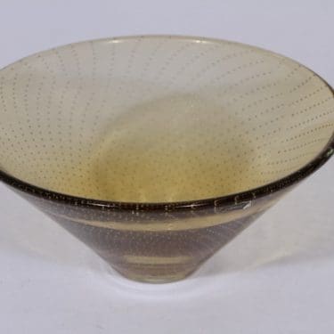 Nuutajärvi GN 11 taide-esine, ruskea, suunnittelija Gunnel Nyman, signeerattu