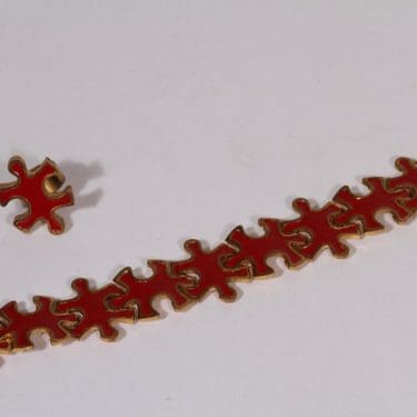 Turun Hopea Palapeli rannekoru ja sormus, emali, suunnittelija Pentti Sarpaneva, emali, pronssi