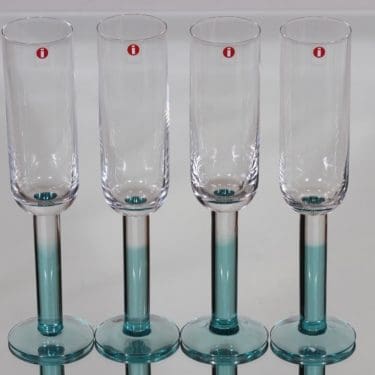 Nuutajärvi Mondo kuohuviinilasit, kirkas-vihreä, 4 kpl, suunnittelija Kerttu Nurminen,