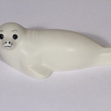 Arabia figuuri, hylje, suunnittelija Lillemor Mannerheim-Klingspor, hylje, käsinmaalattu, signeerattu