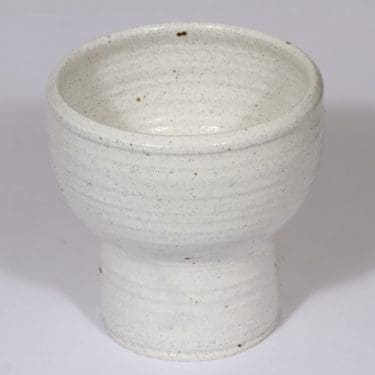 Arabia maljakko, valkoinen, suunnittelija Kauko Rajala, käsin dreijattu, signeerattu