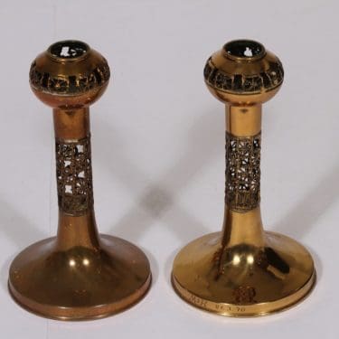 Turun Hopea Pitsi kynttilänjalat, pronssi, 2 kpl, suunnittelija Pentti Sarpaneva, pronssi
