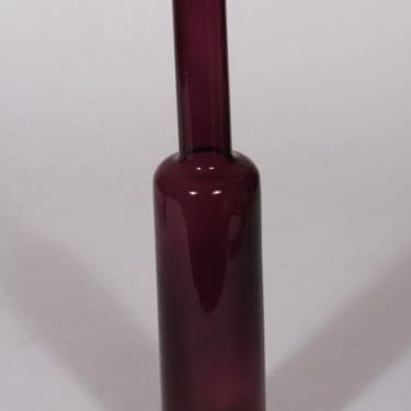 Riihimäen lasi Koristepullo koristepullo, suunnittelija Nanny Still, lila, signeerattu