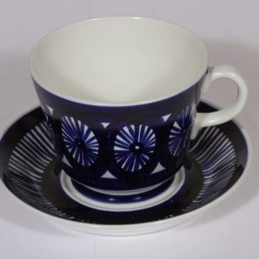 Arabia Fiesta kuppi ja lautanen, 50 cl, suunnittelija , 50 cl, suuri, käsinmaalattu, signeerattu