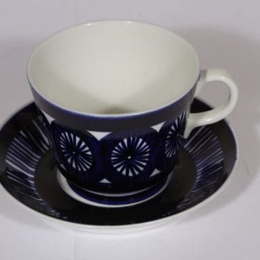 Arabia Fiesta kuppi ja lautanen, 50 cl, suunnittelija , 50 cl, suuri, käsinmaalattu, signeerattu