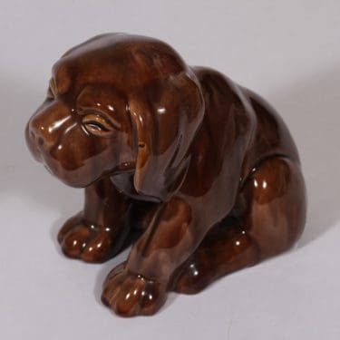 Kupittaan savi 360 figuuri, koira-aihe, suunnittelija Valentina Modig, koira-aihe, valulasite