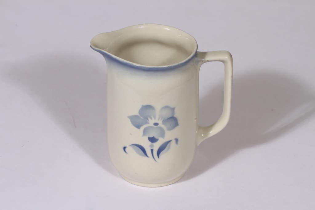 Arabia Nina kaadin, 0.5 l, suunnittelija , 0.5 l, pieni, puhalluskoriste