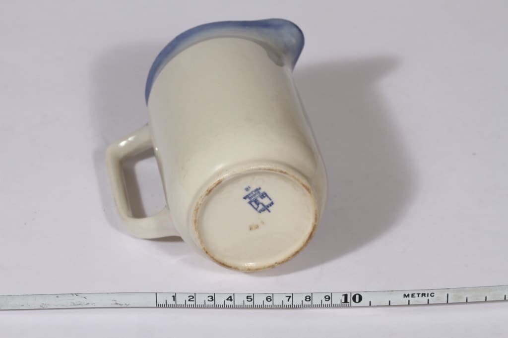 Arabia Nina kaadin, 0.5 l, suunnittelija , 0.5 l, pieni, puhalluskoriste kuva 3