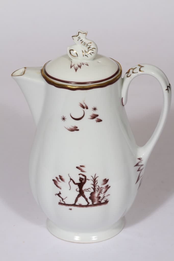 Arabia Diana kahvikaadi, 1 l, suunnittelija , 1 l, siirtokuva, metsästäjä-aihe, art deco