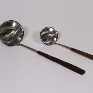 Hackman Triennale kauhat, eri kokoja, 2 kpl, suunnittelija Bertel Gardberg, eri kokoja