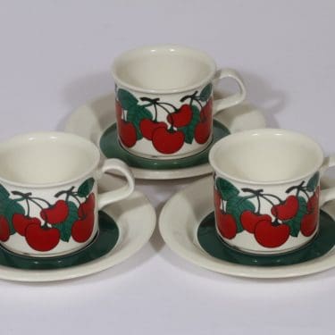 Arabia Kirsikka kahvikupit, serikuva, 3 kpl, suunnittelija , serikuva