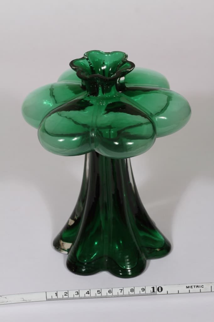 Riihimäen lasi Päivänkukka maljakko, vihreä, suunnittelija Helena Tynell, kuva 2