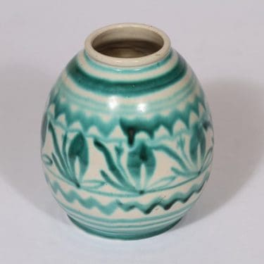 Kupittaan savi 244 maljakko, vihreä, suunnittelija , käsinmaalattu, signeerattu