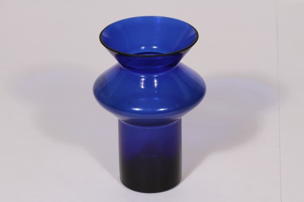 Riihimäen lasi Hyrrä maljakko, sininen, suunnittelija Helena Tynell, pieni