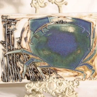 Arabia seinälaatta, käsinmaalattu, suunnittelija Maj-Britt Heilimo, käsinmaalattu, signeerattu