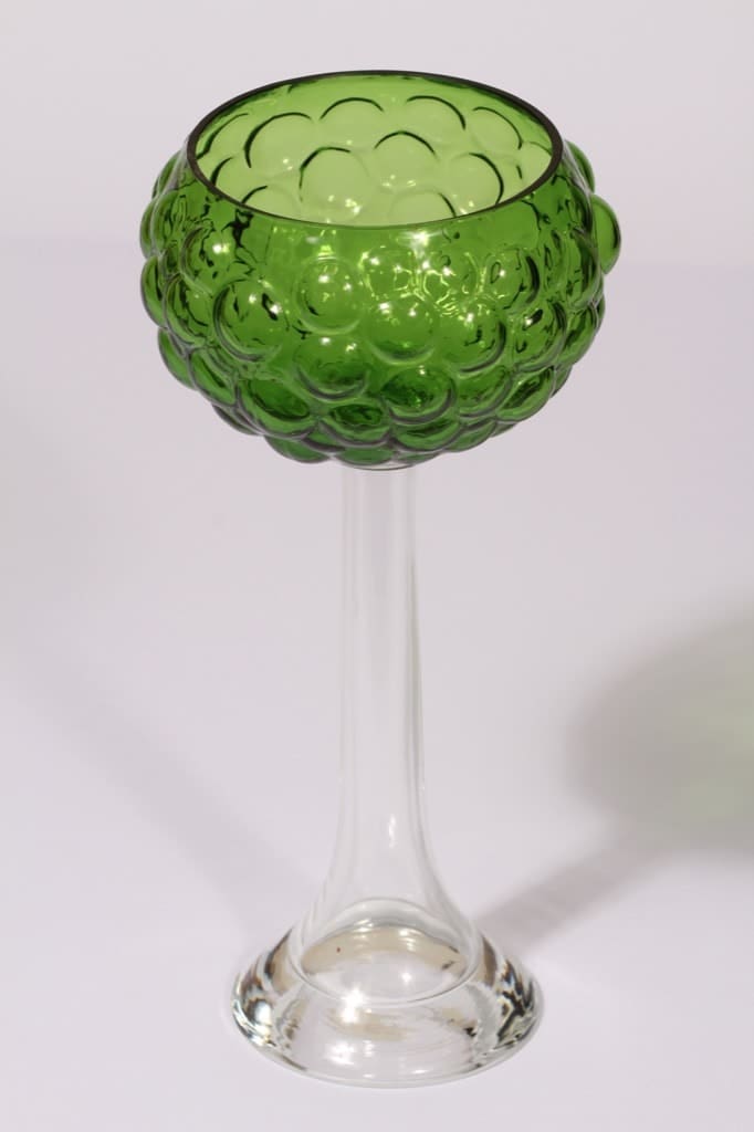 Kumela 2556 malja, vihreä, suunnittelija Sirkku Kumela-Lehtonen, jalallinen