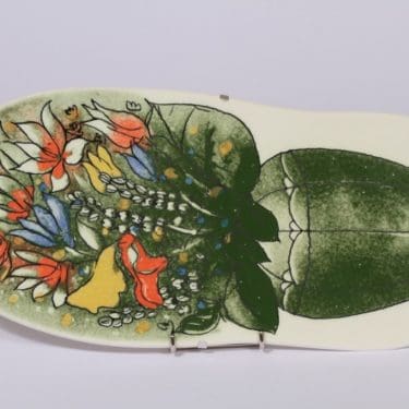 Arabia koristelaatta, Elämän rikkaus, suunnittelija Heljä Liukko-Sundström, Elämän rikkaus, suuri, serikuva, kukka-aihe