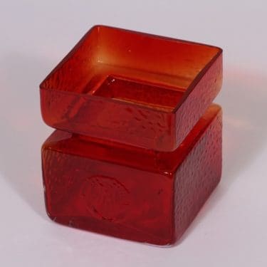 Riihimäen lasi Pala maljakko, rubiininpunainen, suunnittelija Helena Tynell,