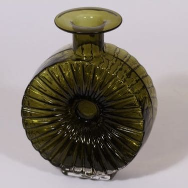 Riihimäen lasi Aurinkopullo koristepullo, suunnittelija Helena Tynell, oliivinvihreä, koko ¾