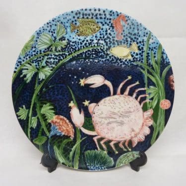 Arabia Horoskooppi seinälautanen, Rapu, suunnittelija Dorrit von Fieandt, Rapu, horoskooppiaihe