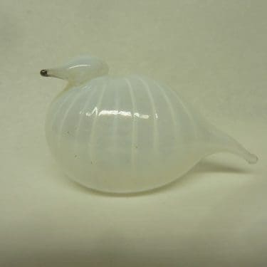 Nuutajärvi koristelintu, Peukaloinen, suunnittelija Oiva Toikka, Peukaloinen, pieni, signeerattu, raidallinen