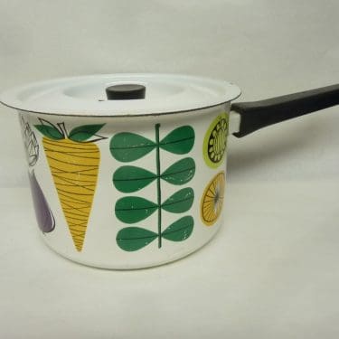 Finel Vegeta kasari, suunnittelija Esteri Tomula, 2 l, serikuva, vihannesaihe