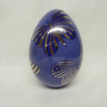 Arabia vuosimuna, 1993, suunnittelija Gunvor Olin-Grönqvist, 1993, keraaminen, alkuperäisessä paketissa