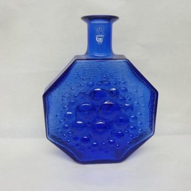 Riihimäen lasi Stella Polaris koristepullo, tummansininen, suunnittelija Nanny Still,