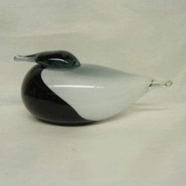 Nuutajärvi koristelintu, Uivelo, suunnittelija Oiva Toikka, Uivelo, signeerattu