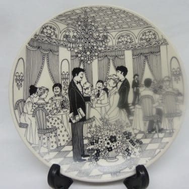 Arabia annual plate, 1985, designer Raija Uosikkinen, butler, silk screening, ordered decoration