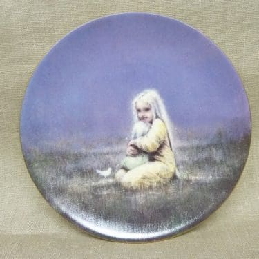 Arabia Sadun totuus koristelautanen, Syli, suunnittelija Sussi Anna Åberg, Syli, serikuva