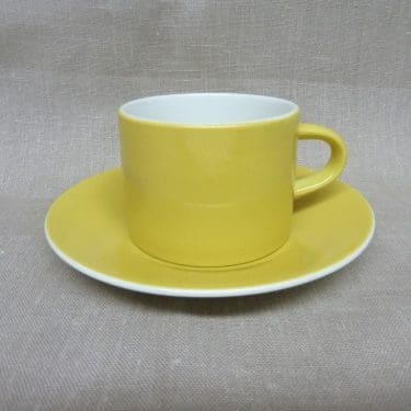 Arabia Aatami teekuppi, keltainen, suunnittelija Birger Kaiipiainen,