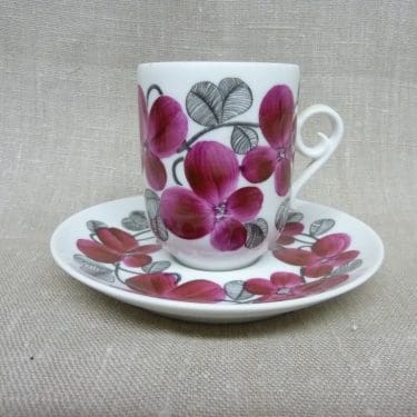 Arabia Irina kahvikuppi, suunnittelija Esteri Tomula, käsinmaalattu