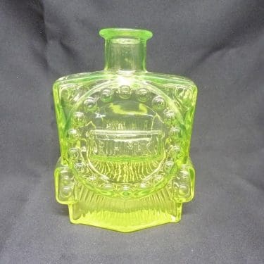 Riihimäen lasi Veturipullo koristepullo, keltainen, suunnittelija Erkkitapio Siiroinen, pieni