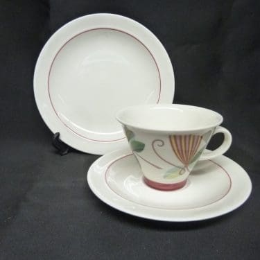 Arabia Harlekin Karneval kahvikuppi, valkoinen, suunnittelija , koristeltu