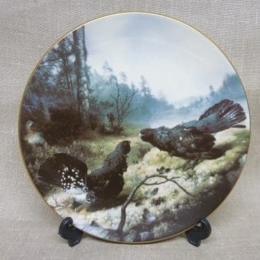 Arabia koristelautanen, Taistelevat Metsot, suunnittelija von Wright, Taistelevat Metsot, serikuva, riistalintuaihe