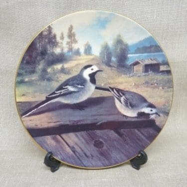 Arabia koristelautanen, Västäräkit Katolla, suunnittelija von Wright, Västäräkit Katolla, serikuva, pikkulintuaihe