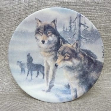 Arabia koristelautanen, Susi, suunnittelija Kimmo Pälikkö, Susi, pieni, serikuva, eläinaihe