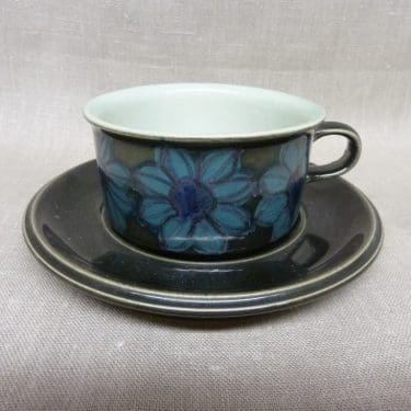 Arabia S teekuppi, suunnittelija Hilkka-Liisa Ahola, käsinmaalattu, signeerattu, retro